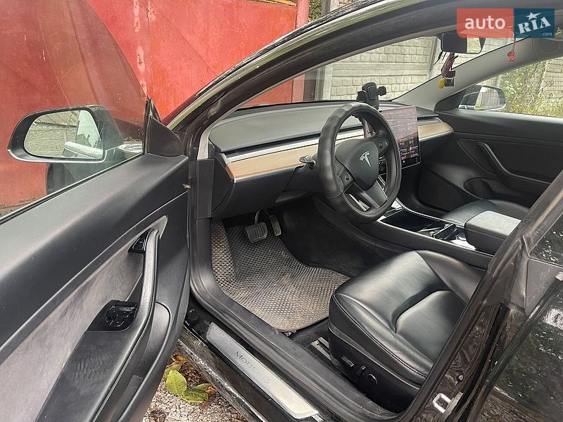 Седан Tesla Model 3 2020 в Самаре