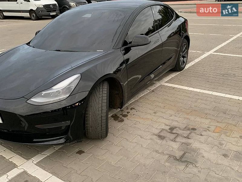 Седан Tesla Model 3 2021 в Одессе