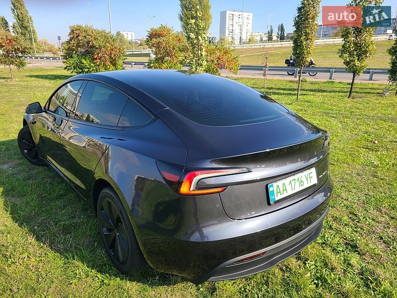Седан Tesla Model 3 2024 в Києві