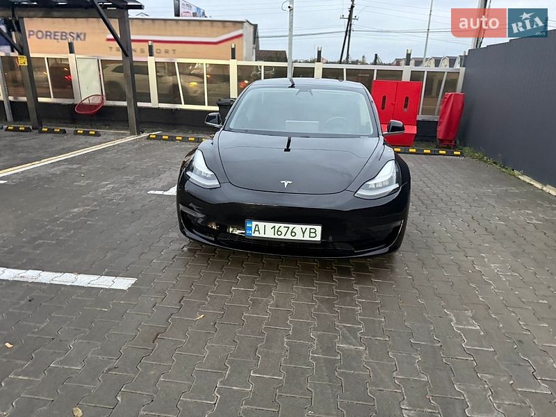Седан Tesla Model 3 2020 в Києві