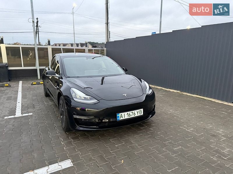 Седан Tesla Model 3 2020 в Києві