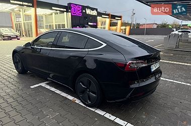 Седан Tesla Model 3 2020 в Києві