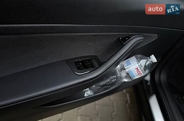 Седан Tesla Model 3 2020 в Києві