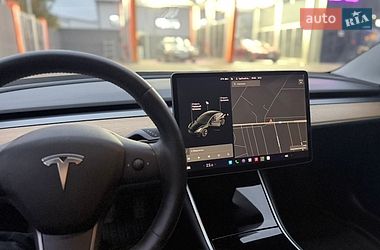 Седан Tesla Model 3 2020 в Києві