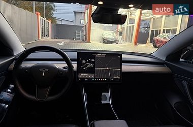 Седан Tesla Model 3 2020 в Києві