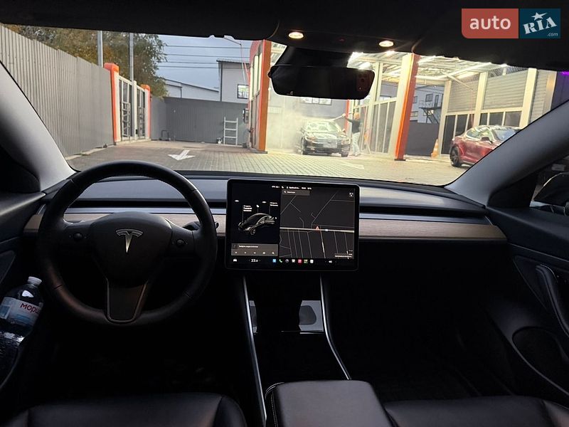 Седан Tesla Model 3 2020 в Києві