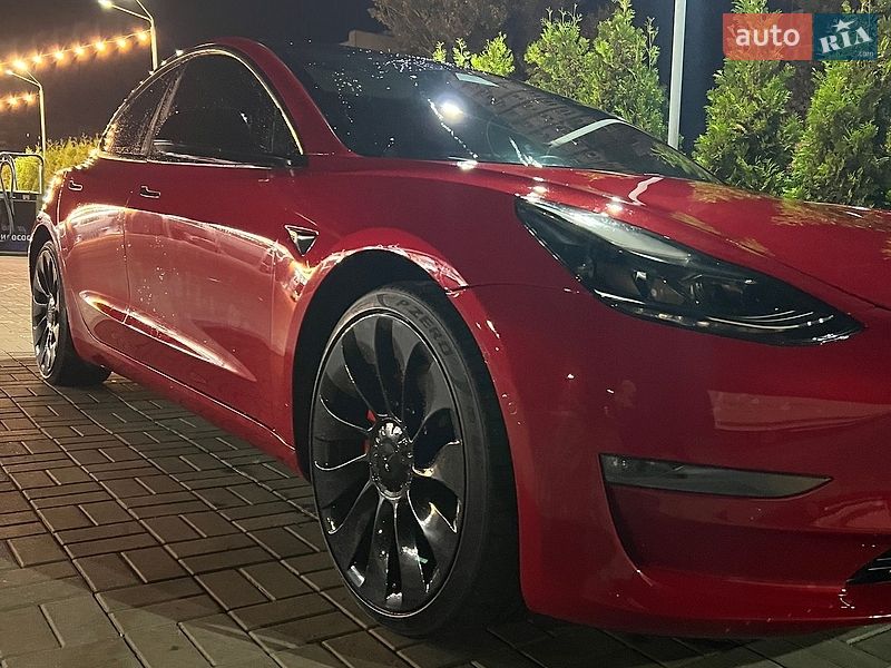 Седан Tesla Model 3 2022 в Дніпрі