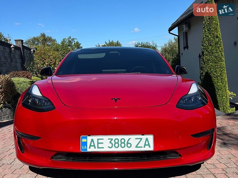 Седан Tesla Model 3 2022 в Дніпрі