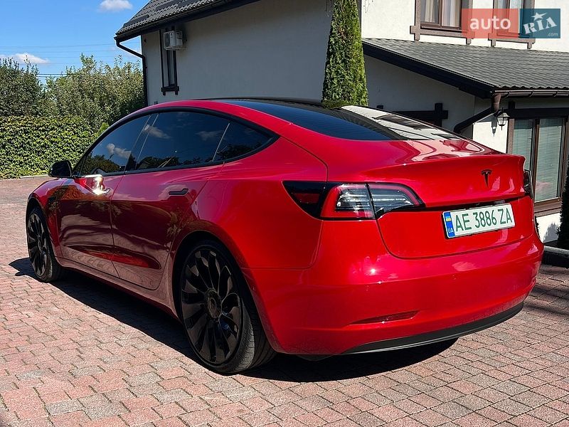 Седан Tesla Model 3 2022 в Дніпрі