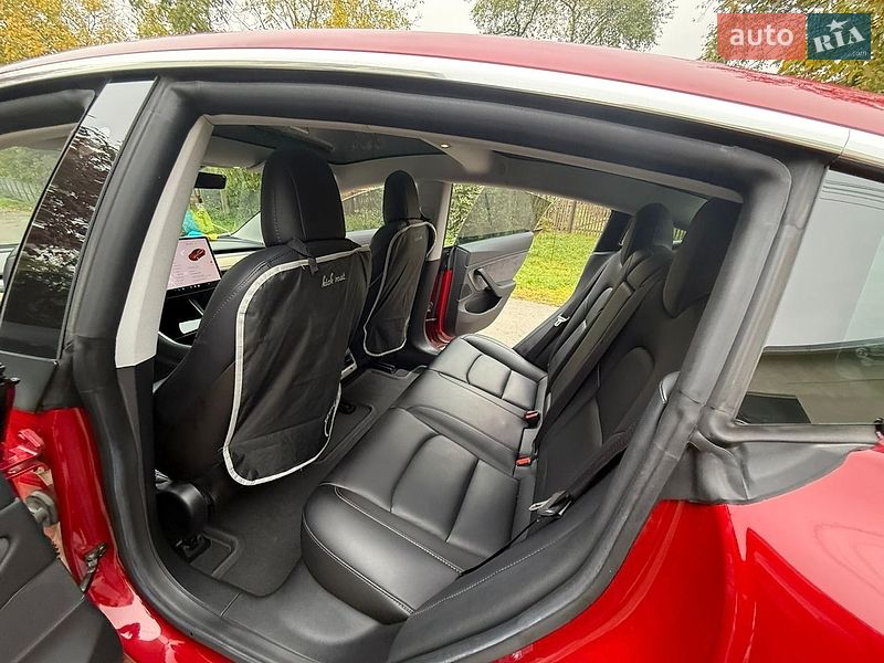 Седан Tesla Model 3 2019 в Трускавце