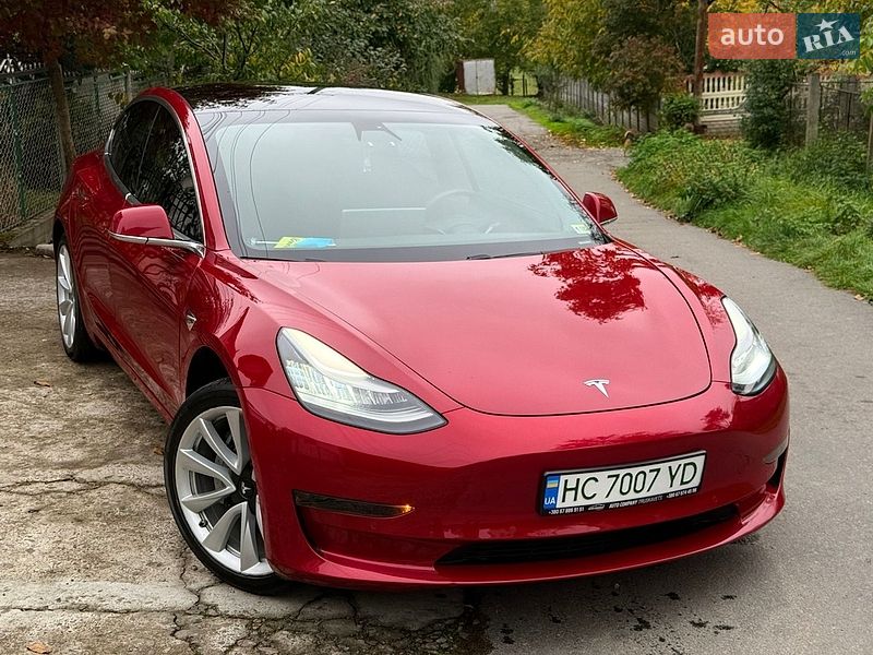 Седан Tesla Model 3 2019 в Трускавце