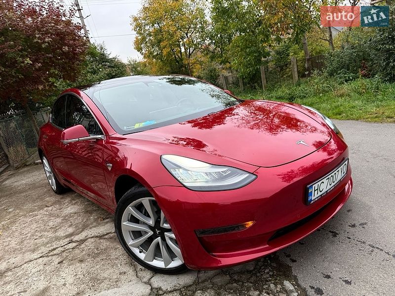 Седан Tesla Model 3 2019 в Трускавце