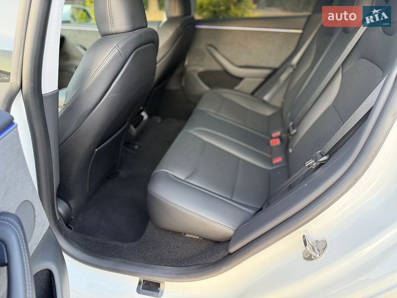 Седан Tesla Model 3 2024 в Миколаєві