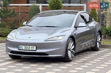 Седан Tesla Model 3 2025 в Стрые