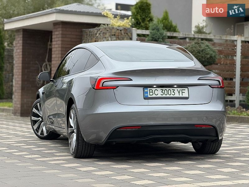 Седан Tesla Model 3 2025 в Стрые