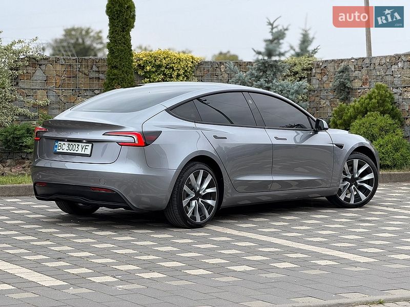 Седан Tesla Model 3 2025 в Стрые