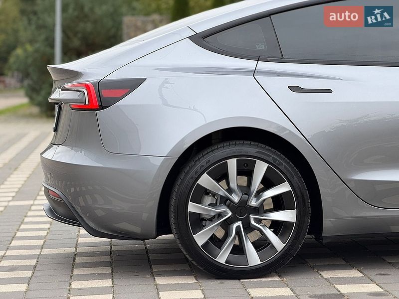 Седан Tesla Model 3 2025 в Стрые