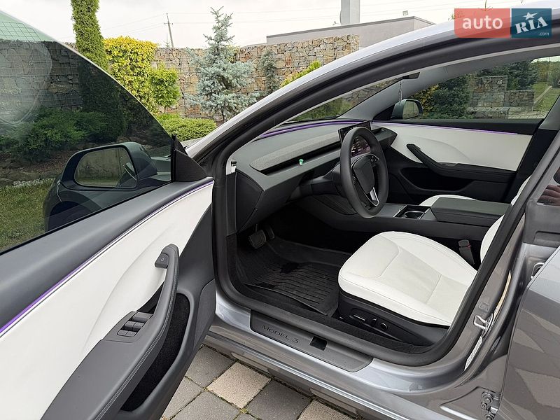Седан Tesla Model 3 2025 в Стрые