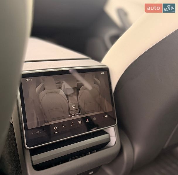 Седан Tesla Model 3 2025 в Стрые