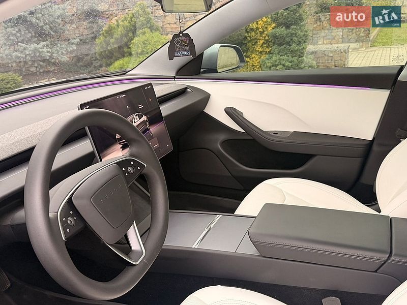 Седан Tesla Model 3 2025 в Стрые