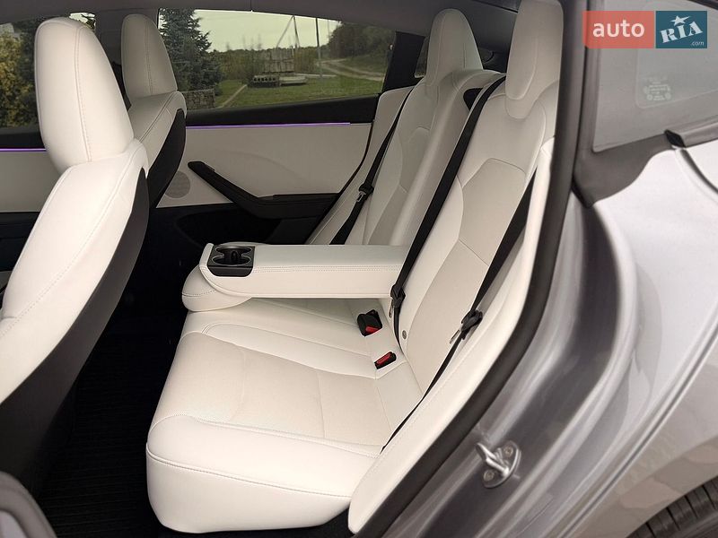 Седан Tesla Model 3 2025 в Стрые