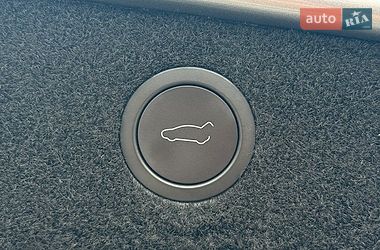 Седан Tesla Model 3 2025 в Стрию