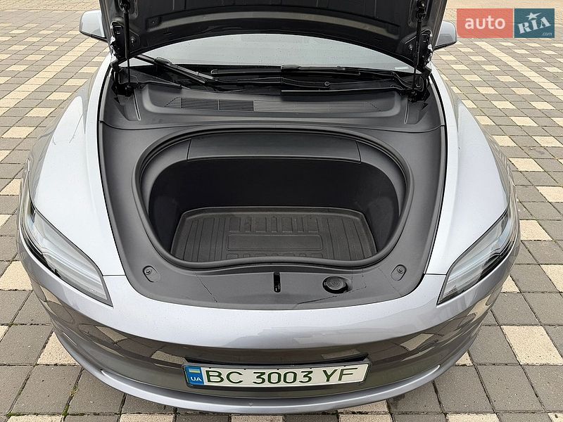 Седан Tesla Model 3 2025 в Стрые
