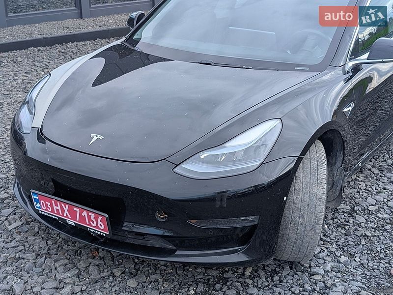 Седан Tesla Model 3 2018 в Луцьку