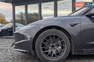 Седан Tesla Model 3 2024 в Луцьку