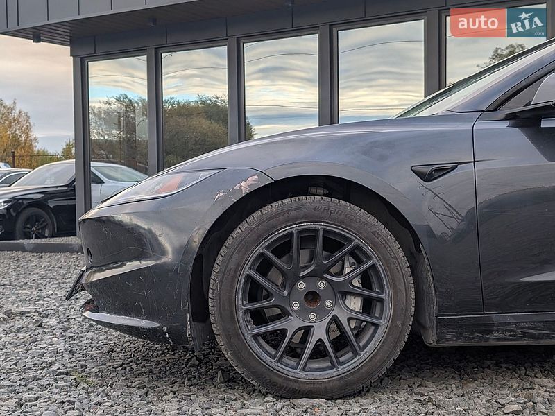 Седан Tesla Model 3 2024 в Луцьку