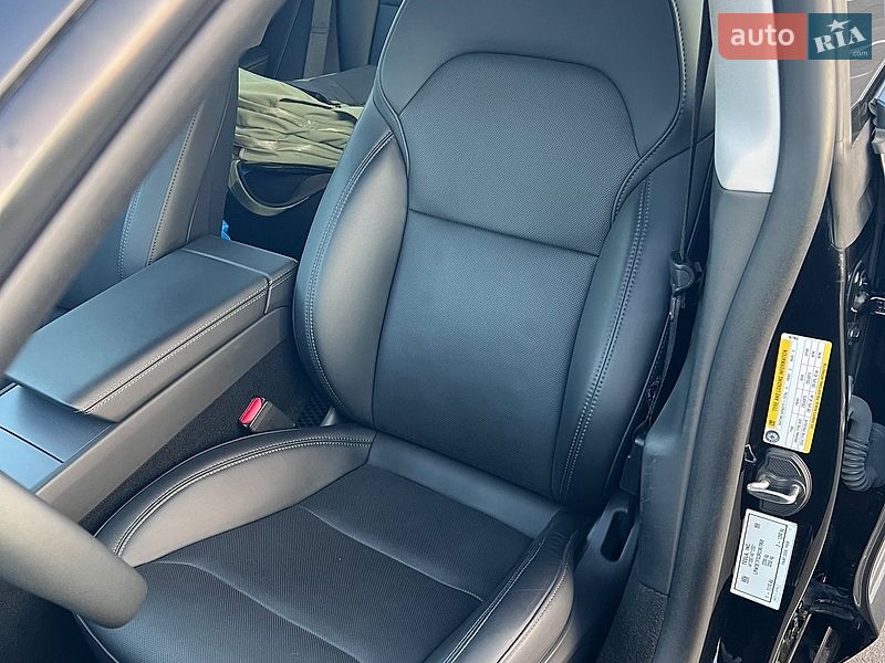 Седан Tesla Model 3 2023 в Києві