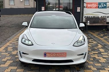 Седан Tesla Model 3 2023 в Львові