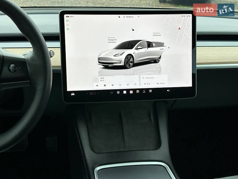 Седан Tesla Model 3 2023 в Львові