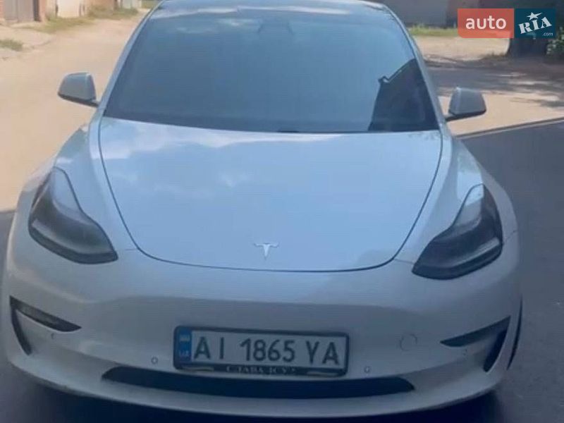 Седан Tesla Model 3 2021 в Кривому Розі