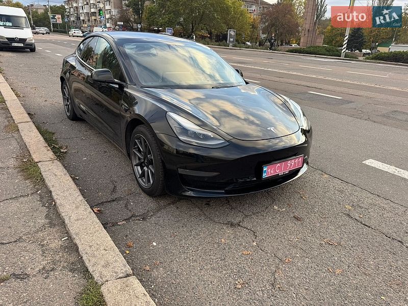 Седан Tesla Model 3 2021 в Николаеве