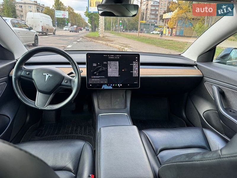 Седан Tesla Model 3 2021 в Николаеве