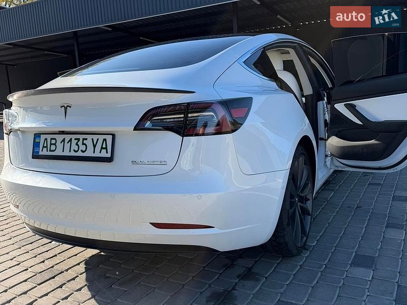 Седан Tesla Model 3 2019 в Вінниці