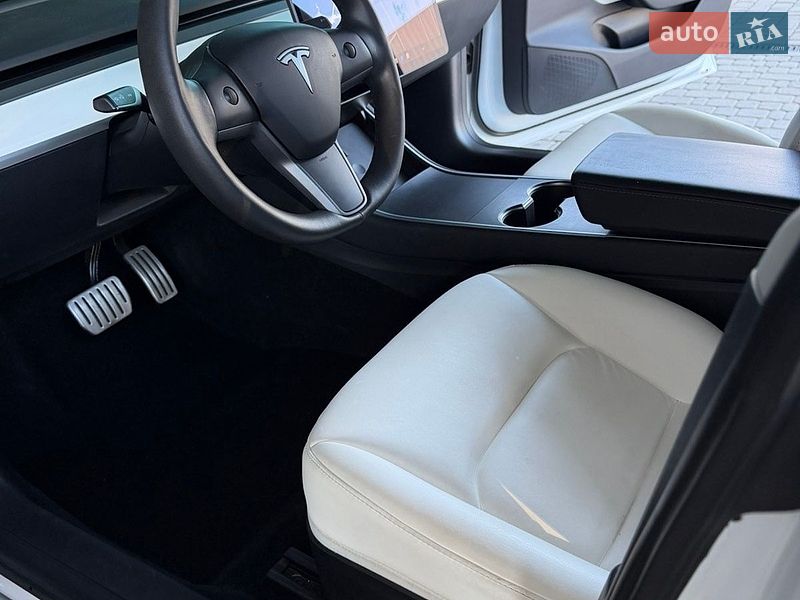 Седан Tesla Model 3 2019 в Вінниці