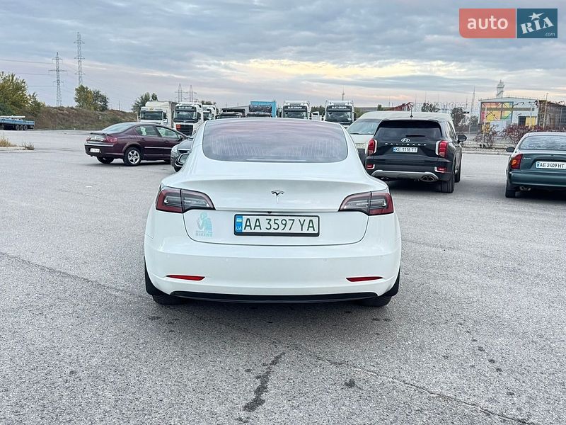 Седан Tesla Model 3 2018 в Днепре