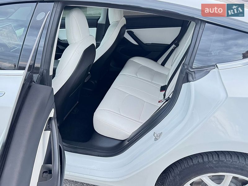 Седан Tesla Model 3 2018 в Днепре