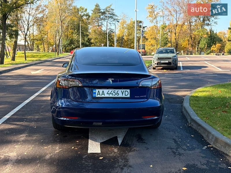 Седан Tesla Model 3 2018 в Киеве
