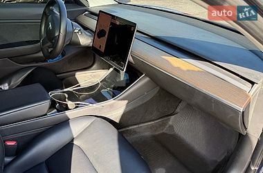 Седан Tesla Model 3 2019 в Днепре