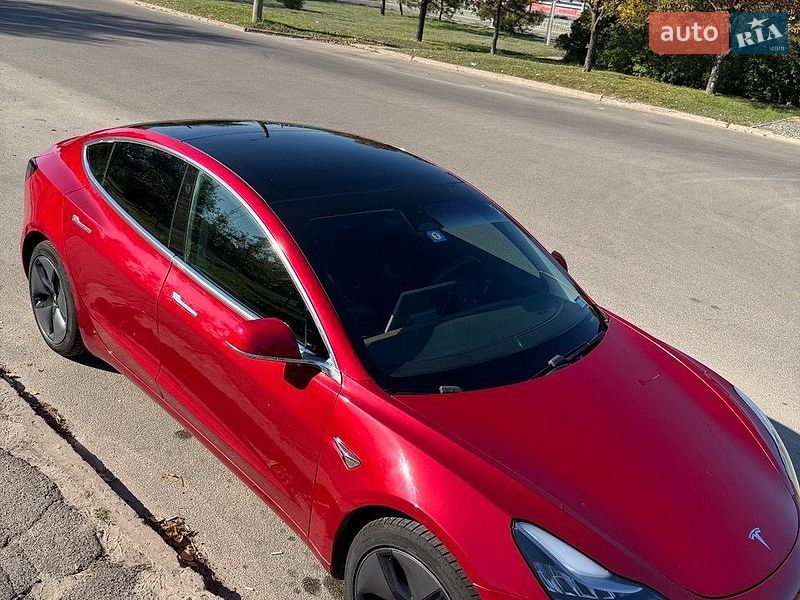 Седан Tesla Model 3 2020 в Днепре