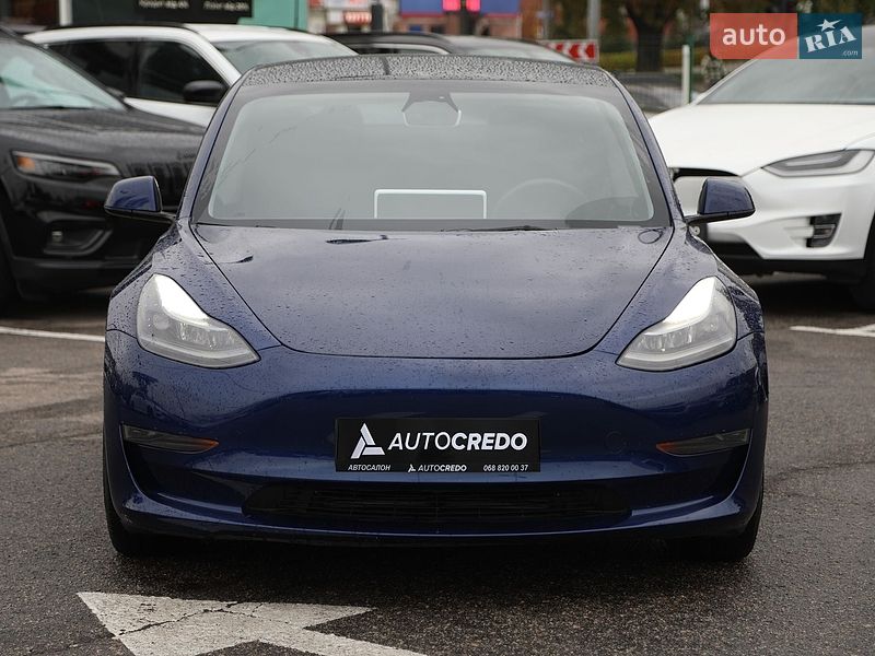 Седан Tesla Model 3 2023 в Харькове