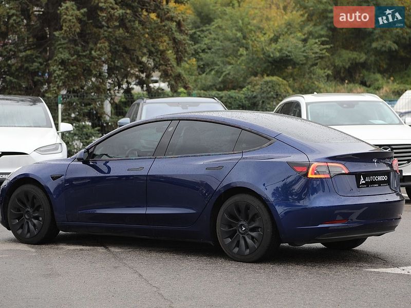 Седан Tesla Model 3 2023 в Харькове