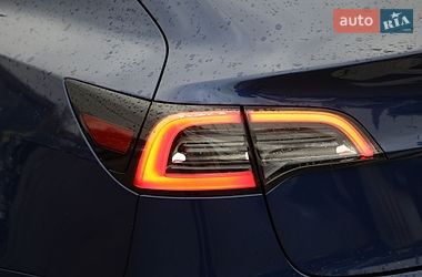 Седан Tesla Model 3 2023 в Харькове