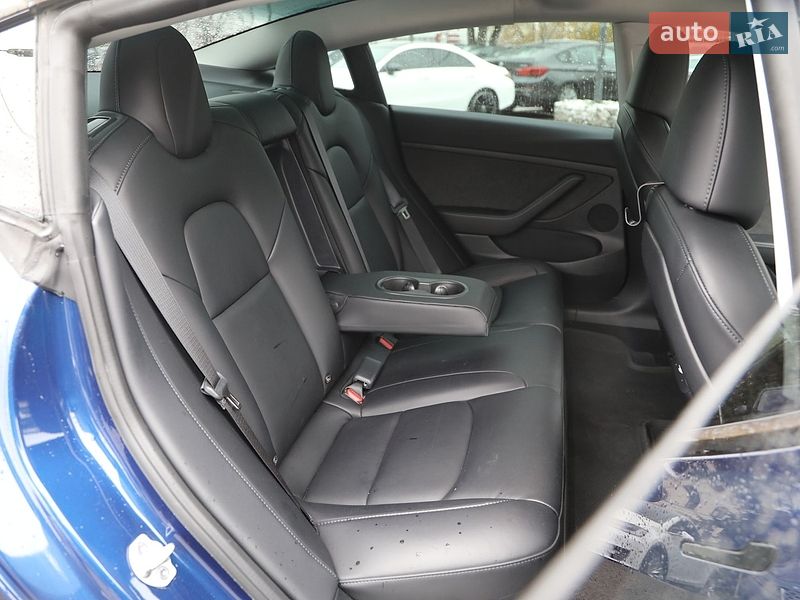 Седан Tesla Model 3 2023 в Харькове