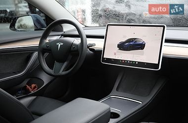 Седан Tesla Model 3 2023 в Харькове