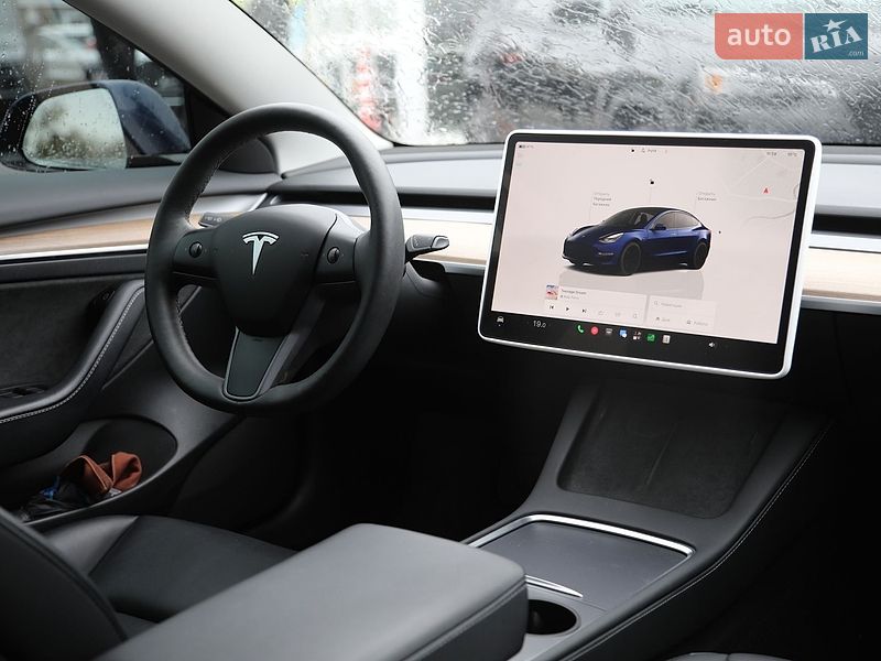 Седан Tesla Model 3 2023 в Харькове