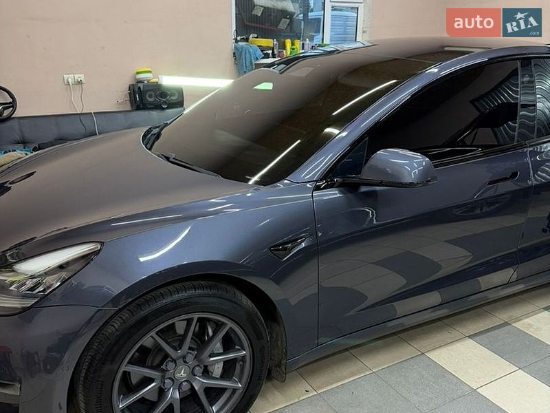 Седан Tesla Model 3 2018 в Запоріжжі